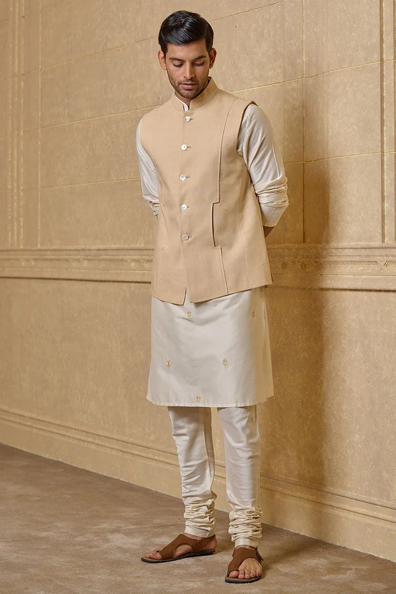 Cream Single Bundi With Inseam Pocket Detail