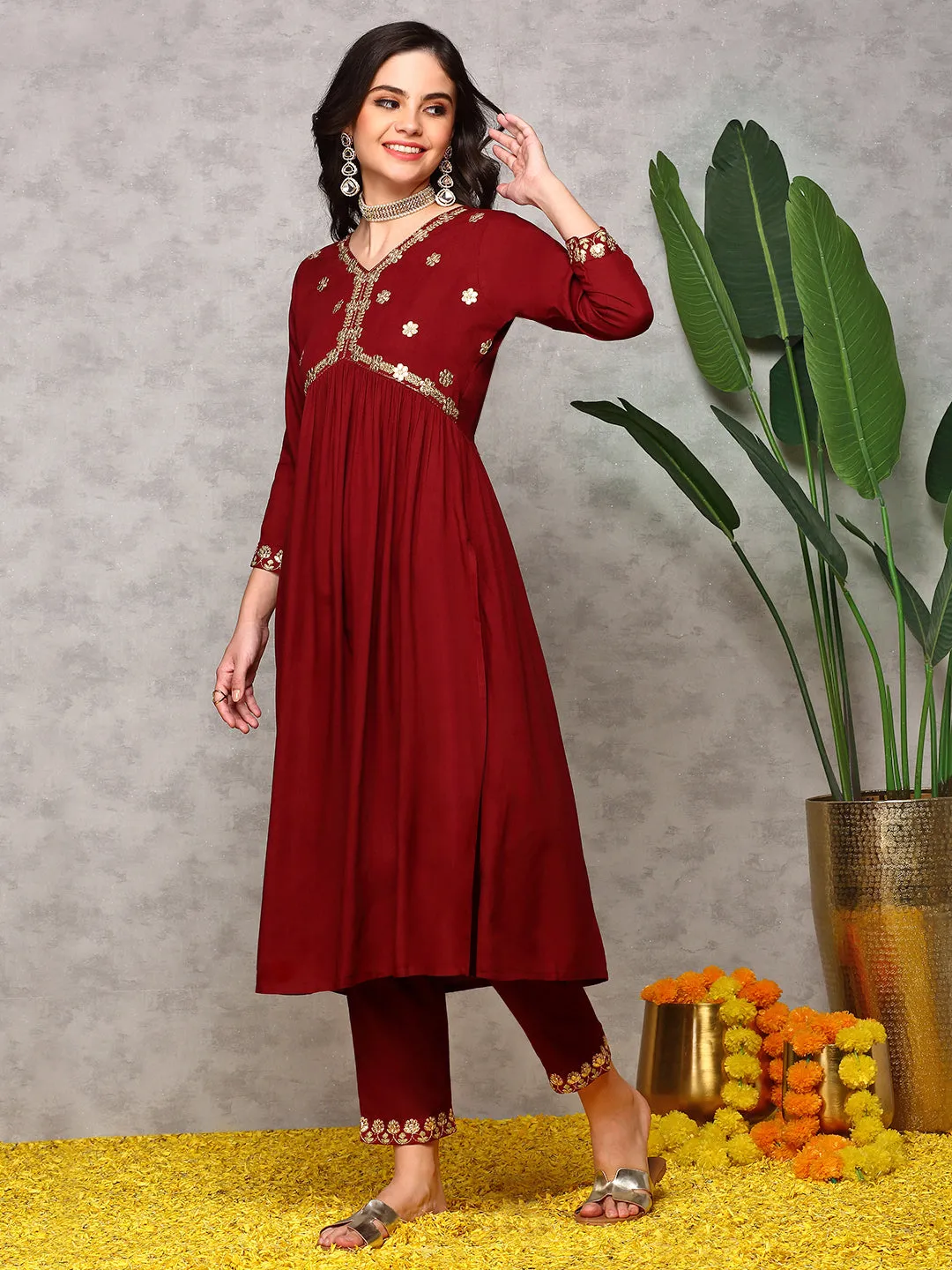 ISHIN Women Ethnic Motifs Embroidered V-Neck Thread Work A-Line Kurta with Trousers