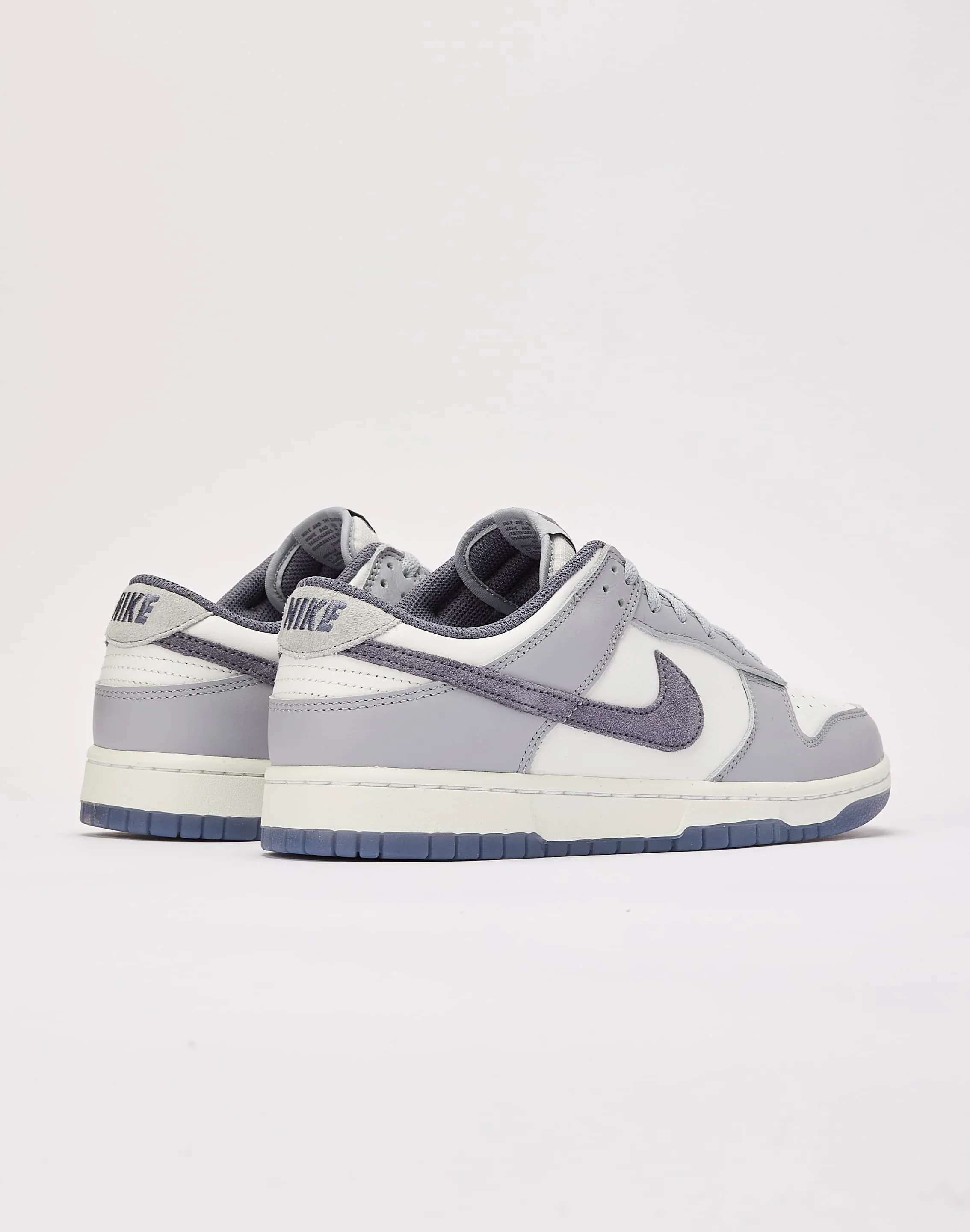 Nike Men's Dunk Low Retro SE Shoes - White / Light Carbon / Platinum Tint