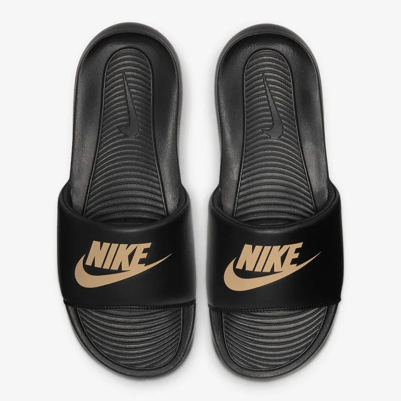 NIKE VICTORI ONE SLIDE