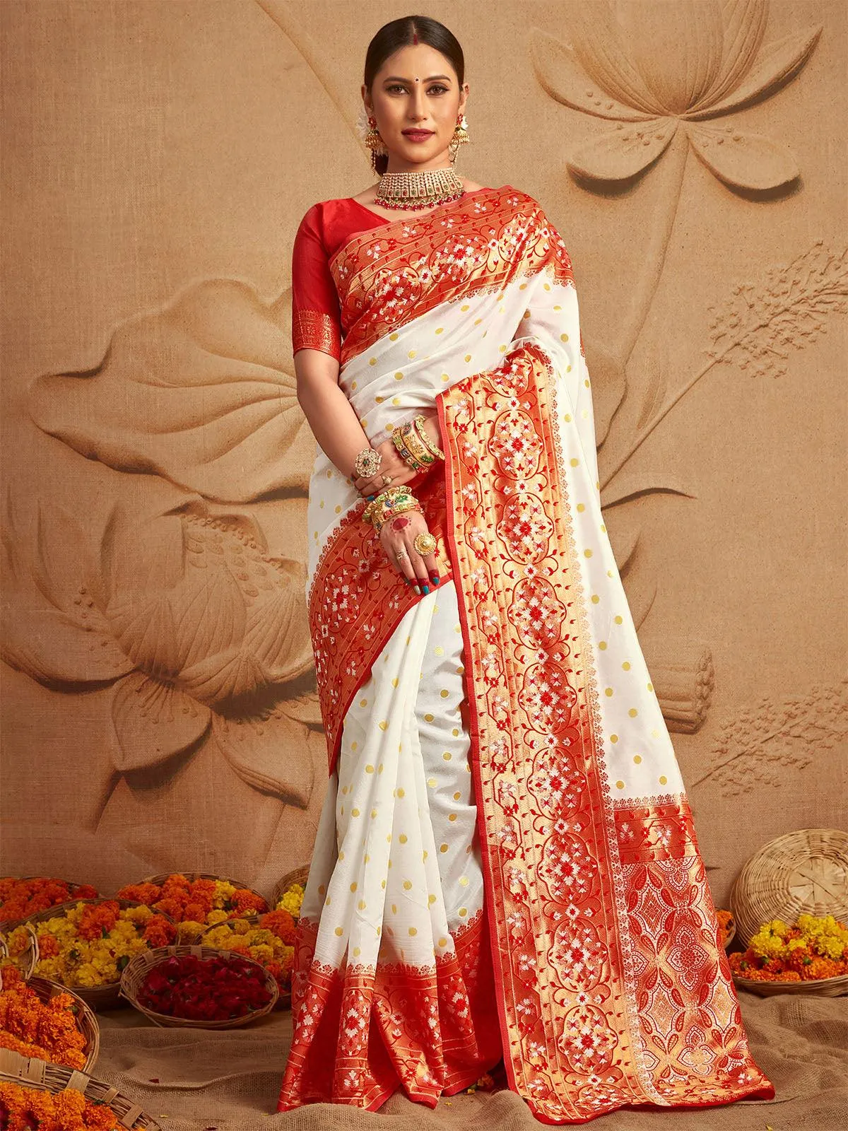 Odette Women Silk Blend White And Red Woven Designer Saree With Unstitched Blouse