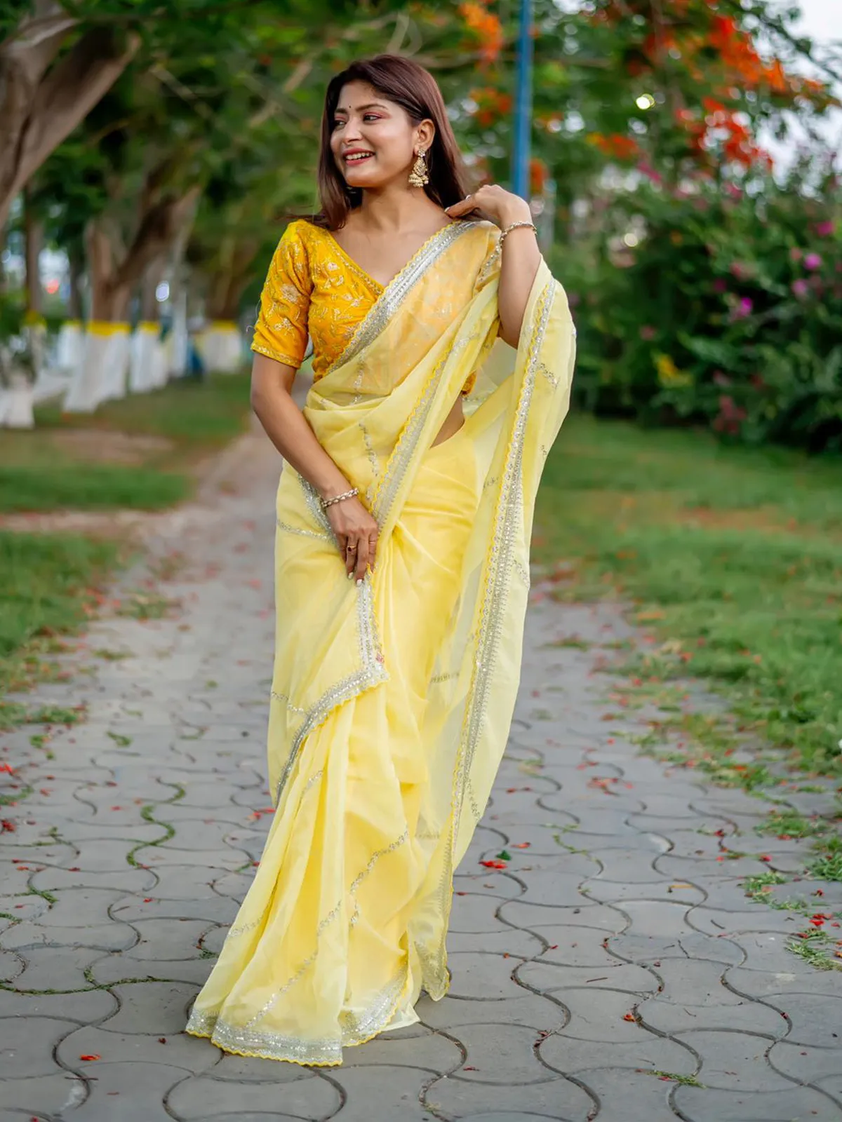 Odette Women Yellow Organza Embroidered Saree With Unstitched Blouse